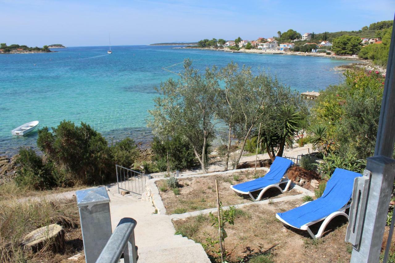 Apartments Andrea Vela Luka Bagian luar foto