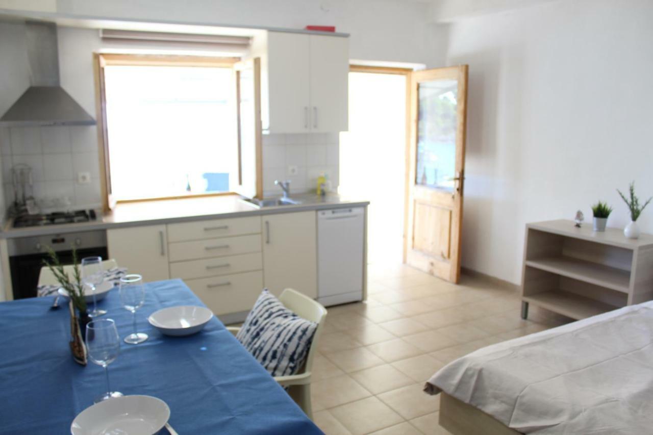 Apartments Andrea Vela Luka Bagian luar foto