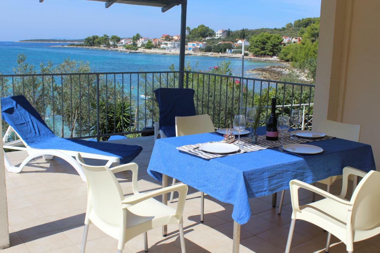 Apartments Andrea Vela Luka Bagian luar foto